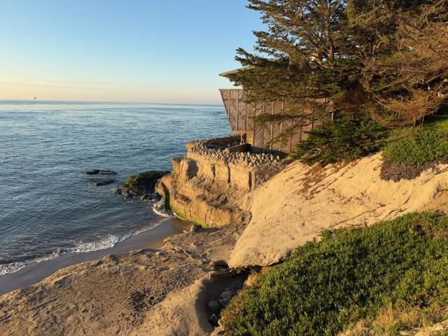 131 30th Avenue, Santa Cruz CA: https://media.crmls.org/mediaz/63c7187c-f4fb-4f2b-bd1a-84e396ecc620.jpg