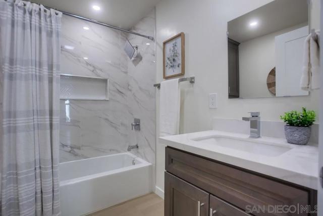 7224 San Benito, Carlsbad CA: https://media.crmls.org/mediaz/63c78d33-119f-4945-9e68-e260b75eb1ed.jpg