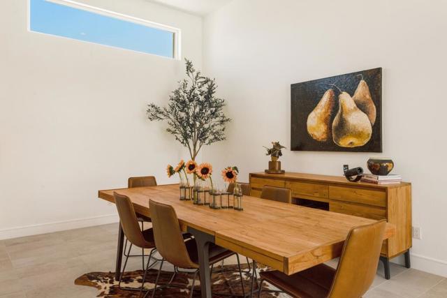 423 Fountain Drive, Palm Springs CA: https://media.crmls.org/mediaz/63c7b726-abf6-4676-993a-f27f854ee41f.jpg