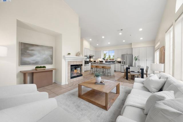 1000 Silver Maple Lane, Hayward CA: https://media.crmls.org/mediaz/63c7f9d2-199f-4255-8eba-5659ab6650f9.jpg