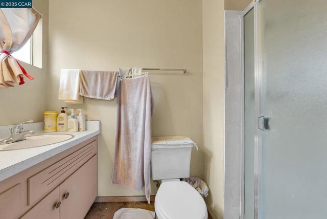 1246 Otis Dr, Alameda CA: https://media.crmls.org/mediaz/63c806d8-6d89-4023-8ffe-4da19568d82d.jpg