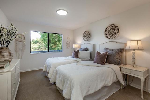 Image 19 of 29 For 25603 Fernhill Drive