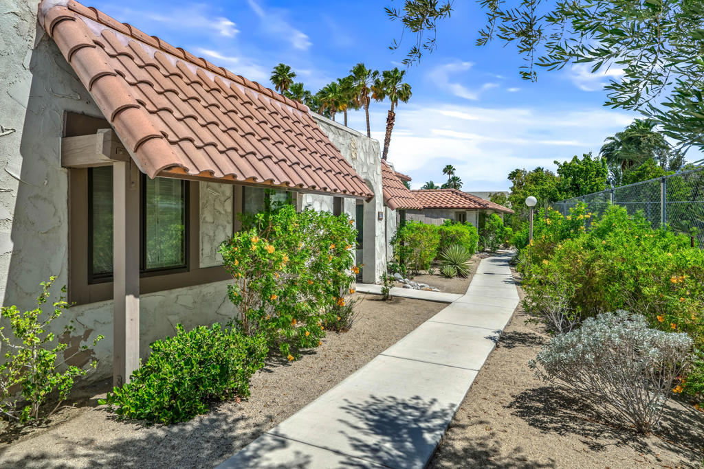 379 W Mariscal Road