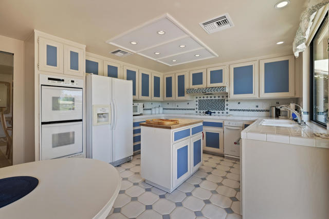 213 Calle Del Verano, Palm Desert, CA 92260