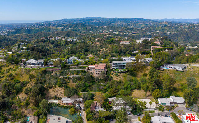 6 Bed Home for Sale in Los Angeles, California
