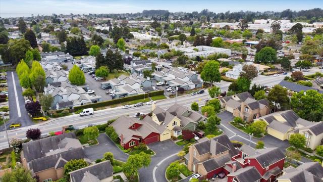 4214 Gull Cove Way, Capitola CA: https://media.crmls.org/mediaz/63c966e3-435f-414e-9ef2-d3a90d859f4d.jpg