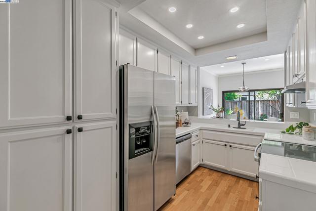 4772 Mendocino Ter, Fremont CA: https://media.crmls.org/mediaz/63caa1fc-5527-4c2b-83b4-da2d89942b3e.jpg