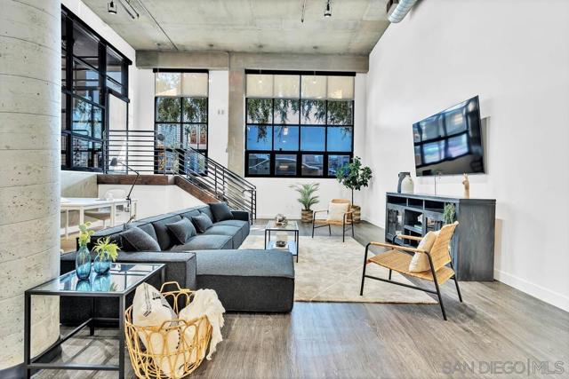777 6th Ave, San Diego CA: https://media.crmls.org/mediaz/63cb3673-ca8c-42e4-94aa-03ef4f4a70b4.jpg