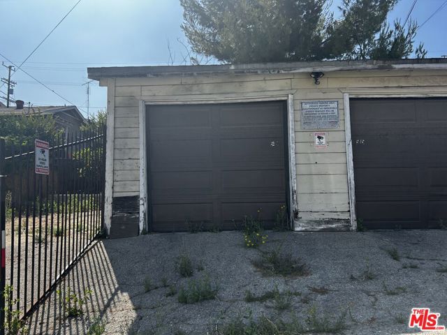 543 S Chicago Street, Los Angeles CA: https://media.crmls.org/mediaz/63cc7943-901c-4adb-8300-89c16790a2b3.jpg