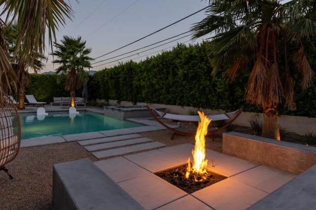 2355 W Nicola Road, Palm Springs CA: https://media.crmls.org/mediaz/63cc9ce6-4483-4b81-91ff-26f2647c697a.jpg