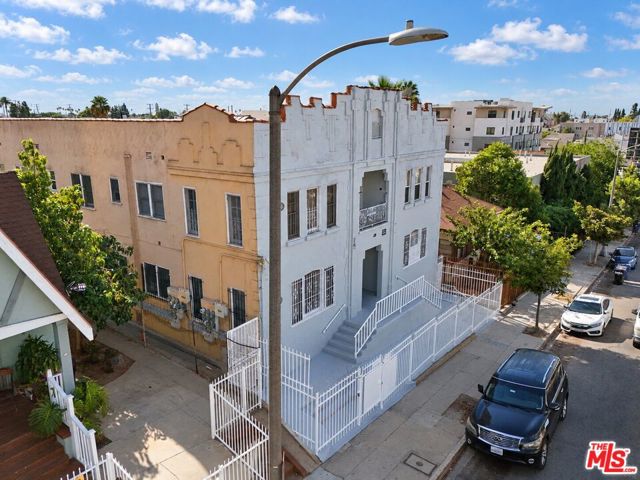 138 North Soto Street photo 2