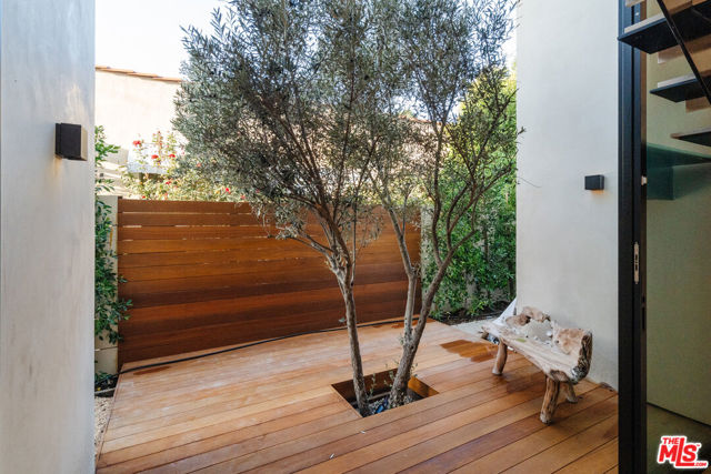 819 N Ogden Drive, Los Angeles CA: https://media.crmls.org/mediaz/63cd4b77-47d0-45c3-90c9-d63c759844b8.jpg