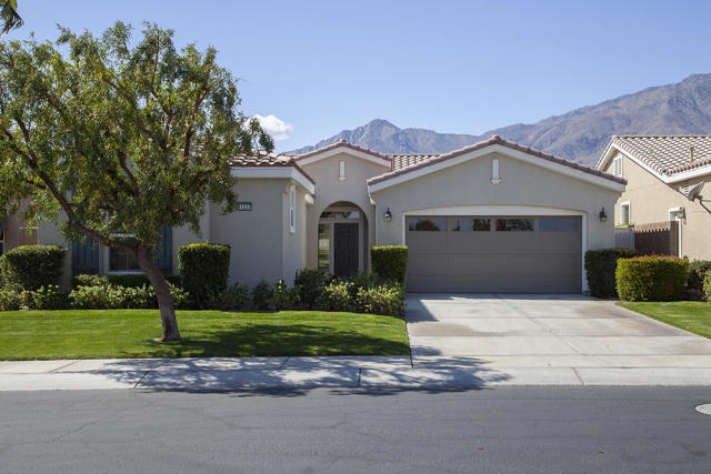 81237 Red Rock Road, La Quinta CA: https://media.crmls.org/mediaz/63cd7678-147c-44eb-b50c-bfe923b45bd2.jpg
