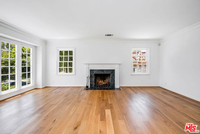 10311 Ilona Avenue, Los Angeles CA: https://media.crmls.org/mediaz/63cda15c-e850-4ece-82c5-a5bed97d6201.jpg