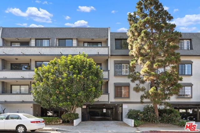 306 Bora Bora Way, Marina del Rey CA: https://media.crmls.org/mediaz/63ce4bba-d159-4df8-a957-9b4e94b69a5f.jpg