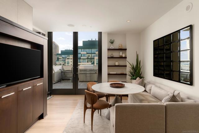 645 Front St, San Diego CA: https://media.crmls.org/mediaz/63ceb77c-4515-493d-a637-6ea2e1761ddc.jpg