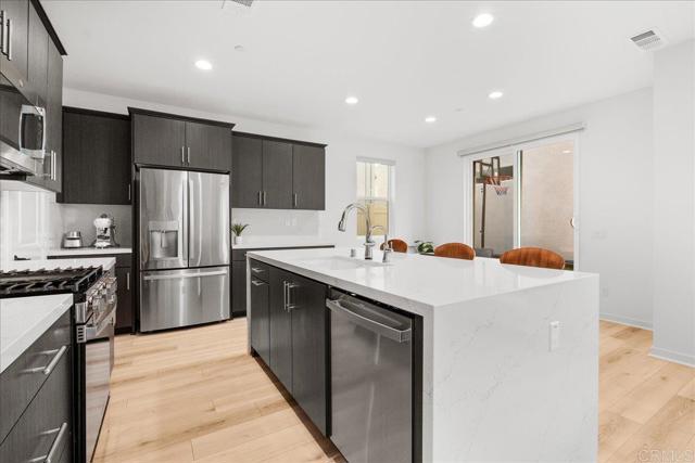 39532 Tannat Drive, Temecula CA: https://media.crmls.org/mediaz/63cebb96-20b5-4926-a3fa-4d7cf98f2fe3.jpg