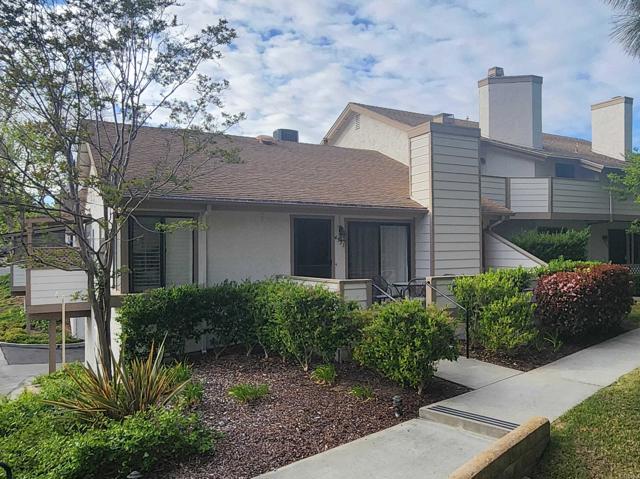 Detail Gallery Image 4 of 30 For 4531 Chateau Deivw, San Diego,  CA 92117 - 2 Beds | 2 Baths