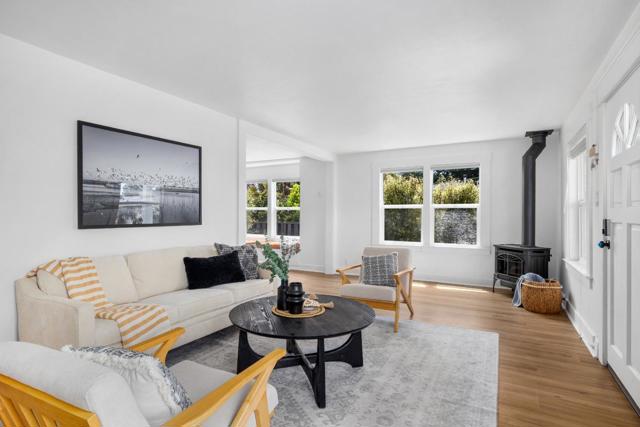 900 35th Avenue, Santa Cruz CA: https://media.crmls.org/mediaz/63cf6f9c-69fe-40b5-a078-01143bd50b89.jpg