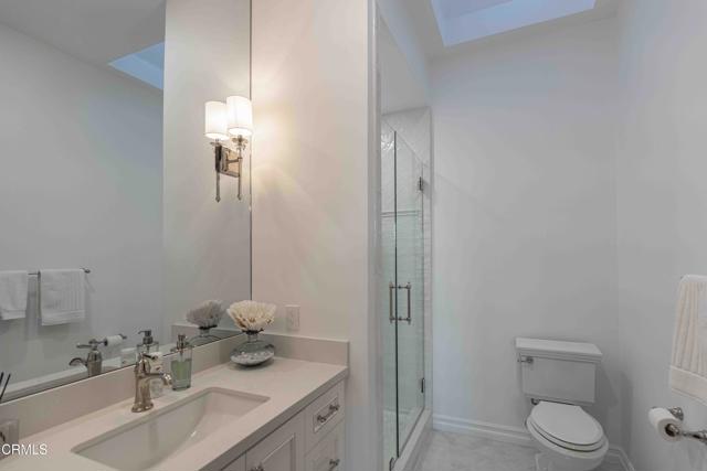 2300 Weybridge Drive, Bakersfield CA: https://media.crmls.org/mediaz/63cf925f-cca1-490a-9ae9-8460e1b2b282.jpg