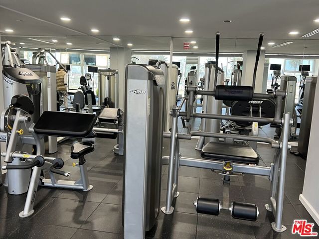 201 Ocean Avenue, Santa Monica CA: https://media.crmls.org/mediaz/63d02e3c-0a59-4a23-b610-b4e2644ec080.jpg