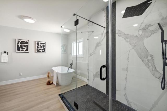 252 Euclid Avenue, Oakland CA: https://media.crmls.org/mediaz/63d05c00-aed2-433e-b3c0-951f559aa3c5.jpg