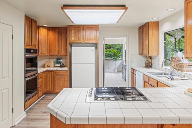 23 Cramden Drive, Monterey CA: https://media.crmls.org/mediaz/63d0ac83-4e6a-4308-994c-c199bb893695.jpg