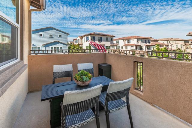 Detail Gallery Image 10 of 32 For 4352 Nautilus Way #5,  Oceanside,  CA 92056 - 4 Beds | 4 Baths