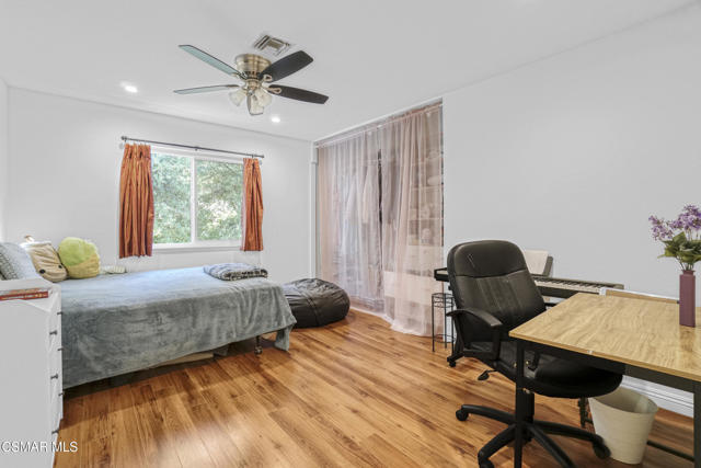 27802 Via Amistosa, Agoura Hills CA: https://media.crmls.org/mediaz/63d14a2c-2499-4102-bebf-341671750aa2.jpg