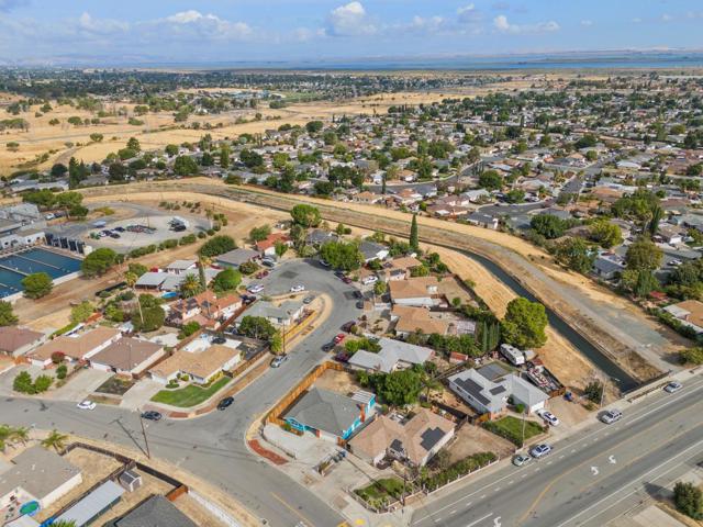 256 Olympia Drive, Pittsburg CA: https://media.crmls.org/mediaz/63d27ef0-95b8-441b-b02f-72926eaca278.jpg
