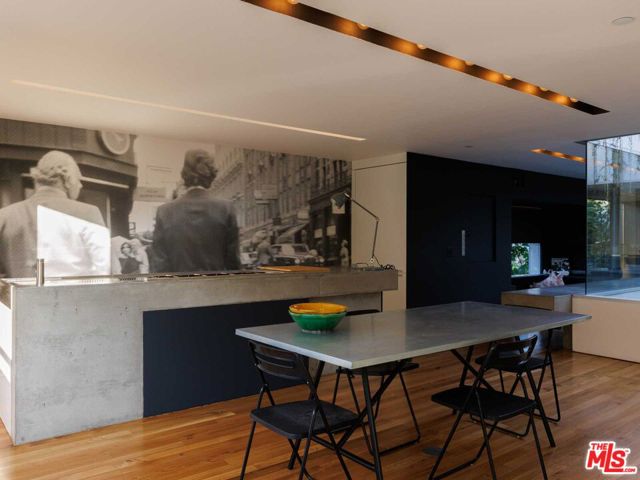 21 27th Avenue photo 12