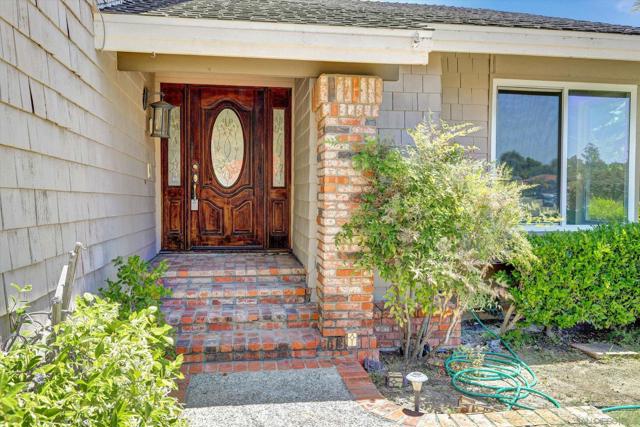 1103 Countrywood Ln, Vista CA: https://media.crmls.org/mediaz/63d2ffd3-e89d-423c-8e6e-cc2980e752dc.jpg