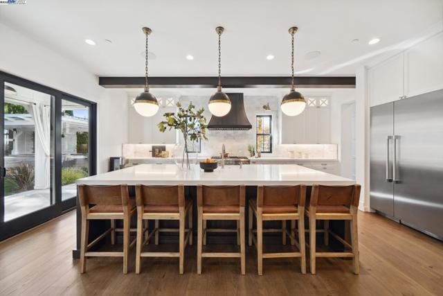 2621 Royal Oaks Dr, Alamo CA: https://media.crmls.org/mediaz/63d33207-0fb3-472d-a144-b71173e099e9.jpg