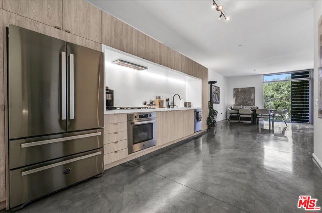 901 Hancock Avenue, West Hollywood CA: https://media.crmls.org/mediaz/63d42b54-c0bc-4bca-b2cb-3406a3d996d3.jpg