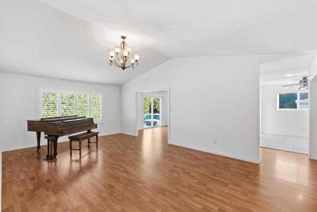 50 Nottingham Pl Place, Clayton CA: https://media.crmls.org/mediaz/63d4c06b-23cc-400e-9cd6-9fc051dd7d62.jpg