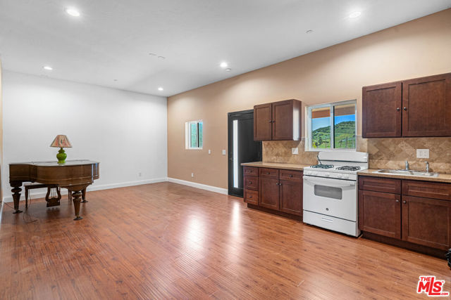 10825 Pacific View Drive photo 21