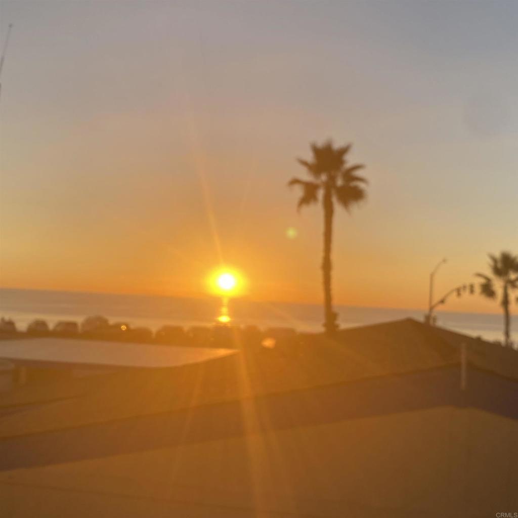 https://media.crmls.org/mediaz/63d4ef50-fdce-49af-aea1-b2202be00a66.jpg?preset=X-Large