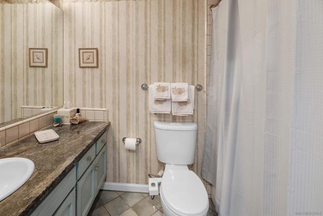 13414 Calle Colina, Poway CA: https://media.crmls.org/mediaz/63d64918-de77-4370-bcb7-305596a3e636.jpg
