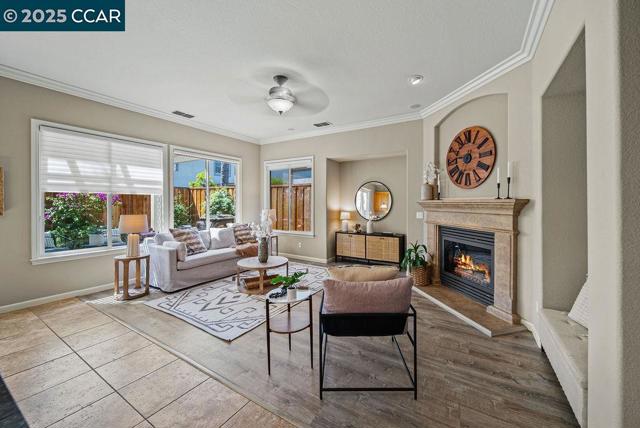 2078 Bridgeport Loop, Discovery Bay CA: https://media.crmls.org/mediaz/63d67f9c-19fe-4e49-996e-5f74ea4186f0.jpg
