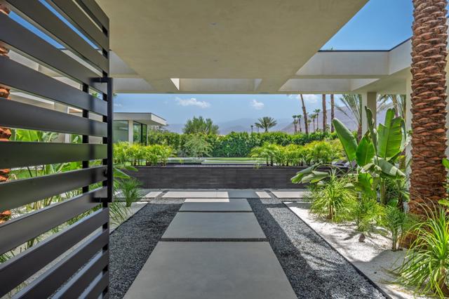 7 Makena Lane, Rancho Mirage CA: https://media.crmls.org/mediaz/63d680f7-fd24-4c3c-850f-253e1d4a4c95.jpg