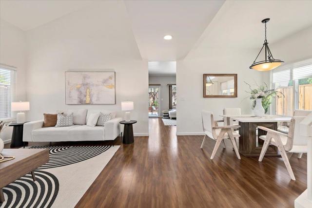 2914 Creek Point Drive, San Jose CA: https://media.crmls.org/mediaz/63d6a2ec-e6b2-45f5-87a8-6f28384c128a.jpg