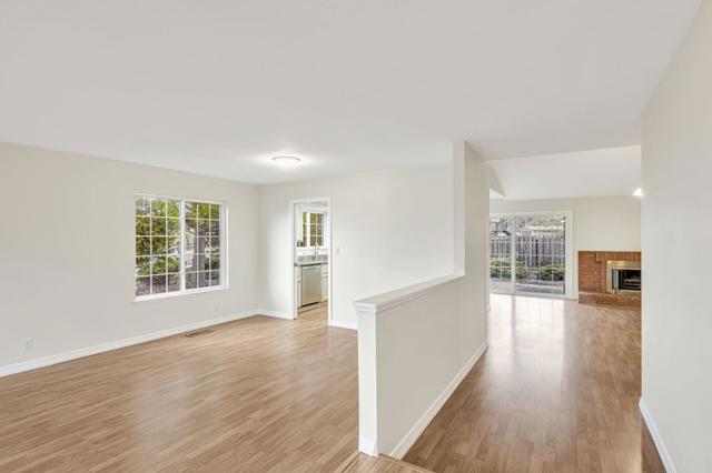 3695 Skyline Drive, Hayward CA: https://media.crmls.org/mediaz/63d73551-5b59-45b3-89fe-4e0cf1763168.jpg