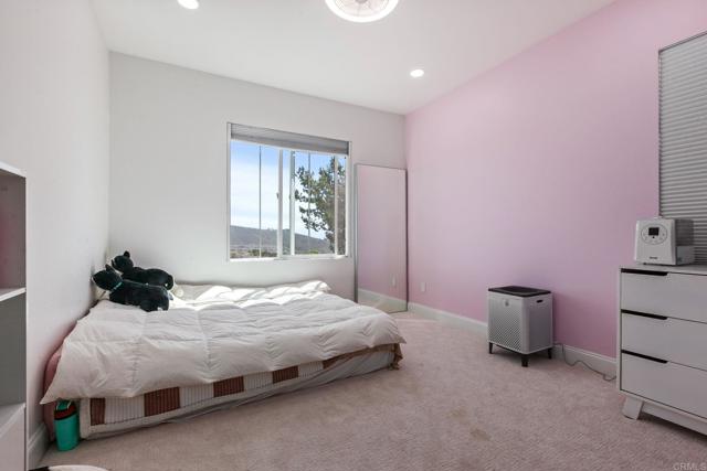 1438 Dolphin Court, San Marcos CA: https://media.crmls.org/mediaz/63d7d03a-32d9-4506-9996-681e6407ef5c.jpg