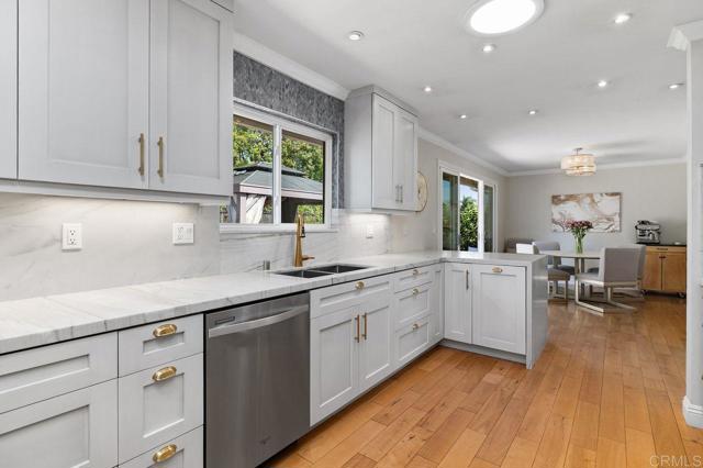 Detail Gallery Image 11 of 30 For 3298 Mercer Ln, San Diego,  CA 92122 - 3 Beds | 2 Baths