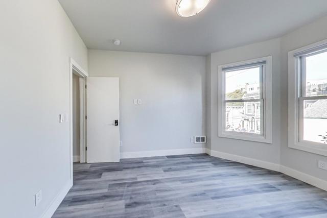 811 Oak Street, San Francisco CA: https://media.crmls.org/mediaz/63d809aa-9606-405e-a1b6-676adf41bc3a.jpg