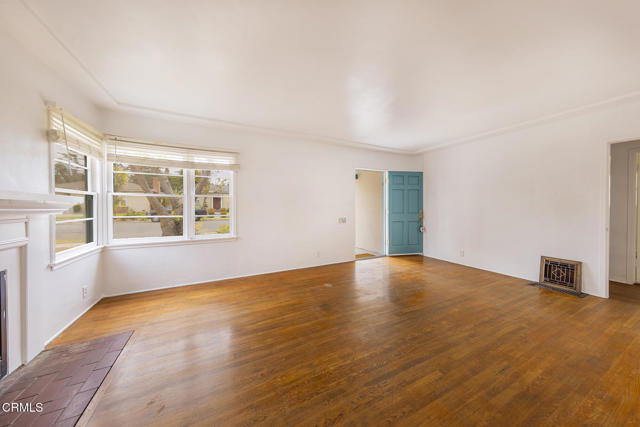 237 N Katherine Drive, Ventura CA: https://media.crmls.org/mediaz/63d858ba-3985-4f84-93d7-e9a523f93294.jpg