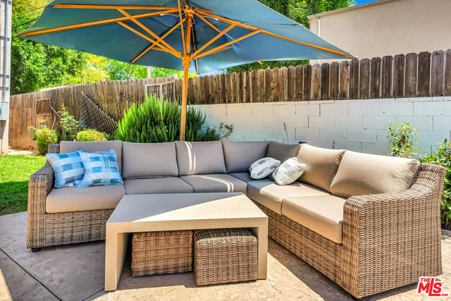 14916 Hesby Street, Sherman Oaks CA: https://media.crmls.org/mediaz/63d976c5-3133-40c2-a88e-2625acdba169.jpg