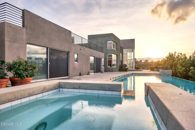 3681 Alomar Drive, Sherman Oaks CA: https://media.crmls.org/mediaz/63da245e-030c-42d1-bad6-22db4459b5f0.jpg