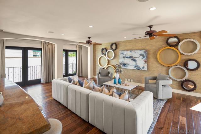 650 Glorietta Blvd, Coronado CA: https://media.crmls.org/mediaz/63da731b-adce-44b7-bcf8-144ec5ba3222.jpg