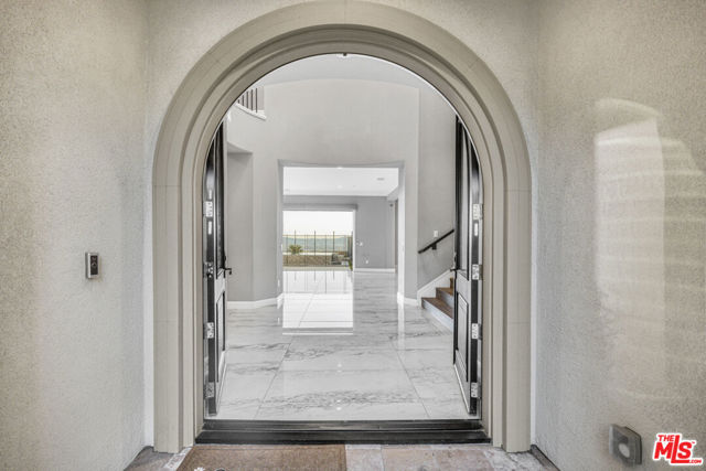 20254 Liverpool Way, Porter Ranch CA: https://media.crmls.org/mediaz/63daa095-b2fa-42f9-8dfb-95cd9e5cf21b.jpg